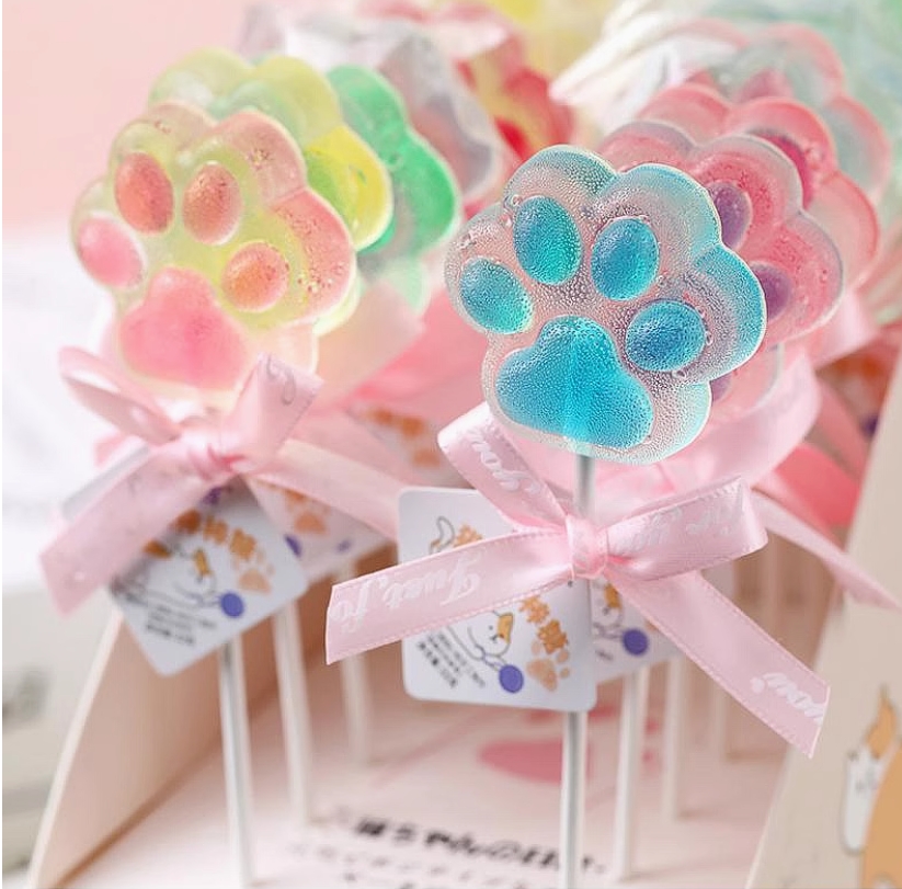 3D Shaped lollipop (cat claw) 