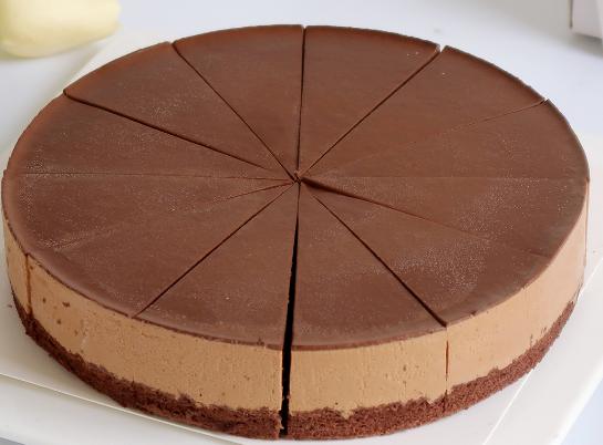 Chocolate mousse cake