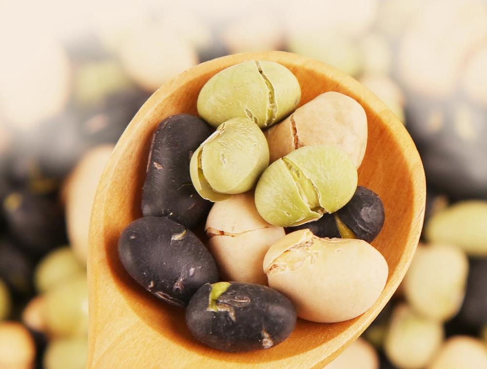 Three-color beans(Soybeans, green beans, black beans）