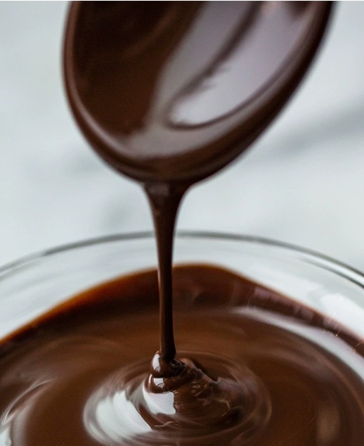 Cocoa butter substitute chocolate spread